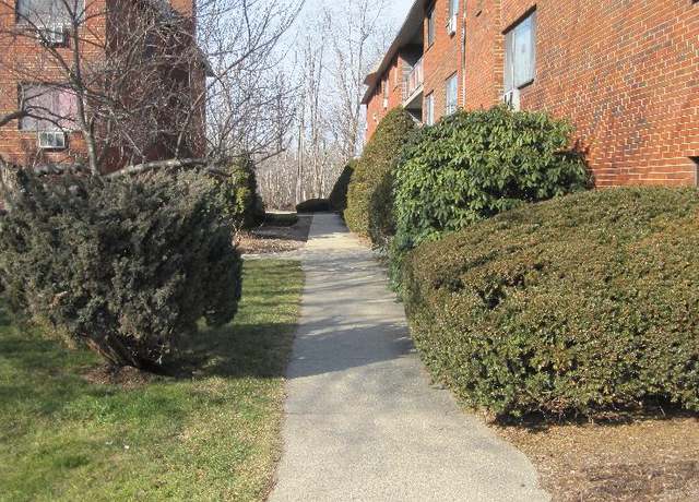 Photo of 28 Faxon St #4, Stoughton, MA 02072