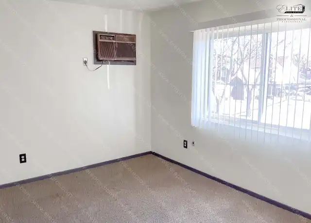Property at 15411 W Chicago, Detroit, MI, 48228, 1 bed, 1 bath, [object Object]