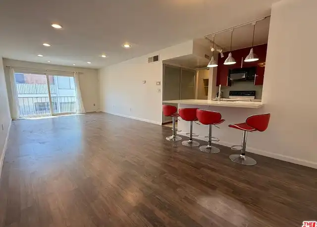 Property at 5257 Radford Ave #309, Valley Village, CA, 91607, 1 bed, 1 bath, [object Object]