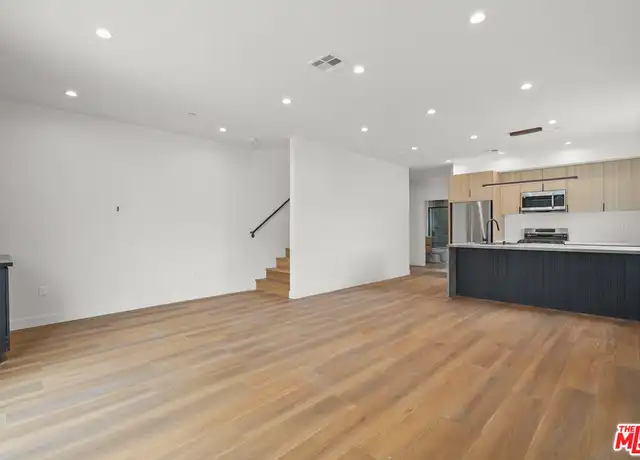 Property at 4527 W 17th St Unit 1/2, Los Angeles, CA, 90019, 4 beds, 3 baths, [object Object]