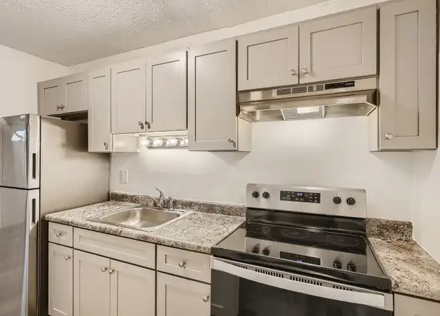 Property at 22805 30th Ave S Unit B, Des Moines, WA, 98198, 1 bed, 1 bath, [object Object]