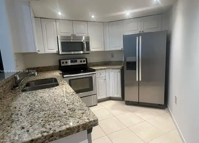 Property at 9705 Fontainebleau Blvd Unit B211, Miami, FL, 33172, 2 beds, 2 baths, [object Object]