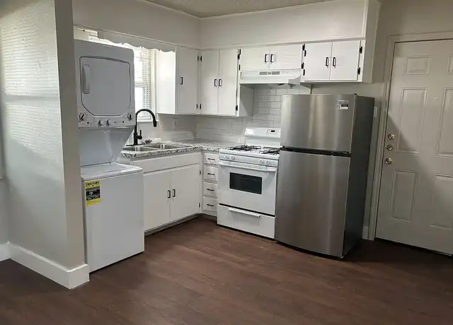 Property at Denison Properties - 818 W Texas St, Denison, TX, 75020, 3 beds, 1 bath, [object Object]