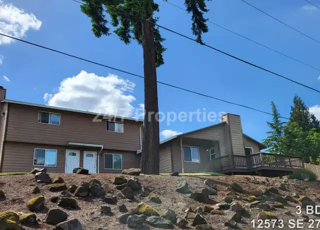 Property at 12573 SE 27th Ave Unit 12573, Milwaukie, OR, 97222, 3 beds, 1 bath, [object Object]