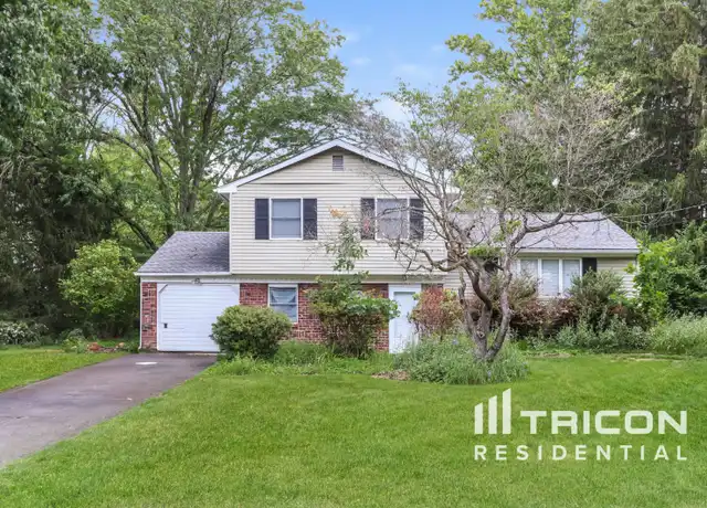 Property at 33 Sioux Rd, Doylestown, PA, 18901, 4 beds, 2 baths, [object Object]