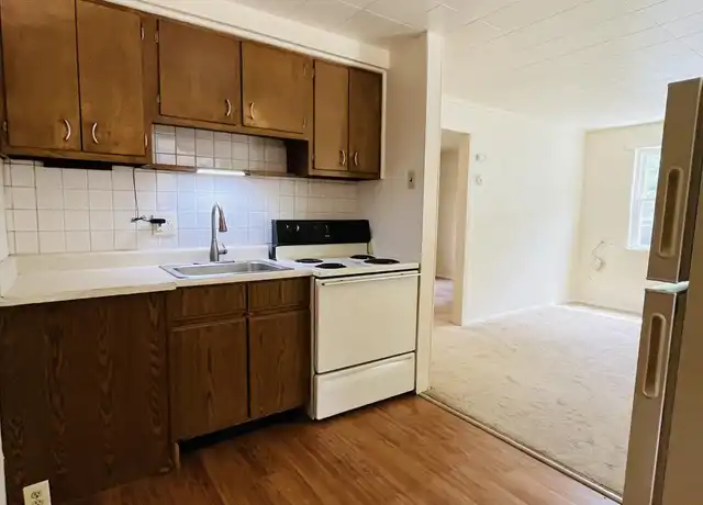 Property at 4596 Hamilton Ave, Cincinnati, OH, 45223, 1 bed, 1 bath, [object Object]