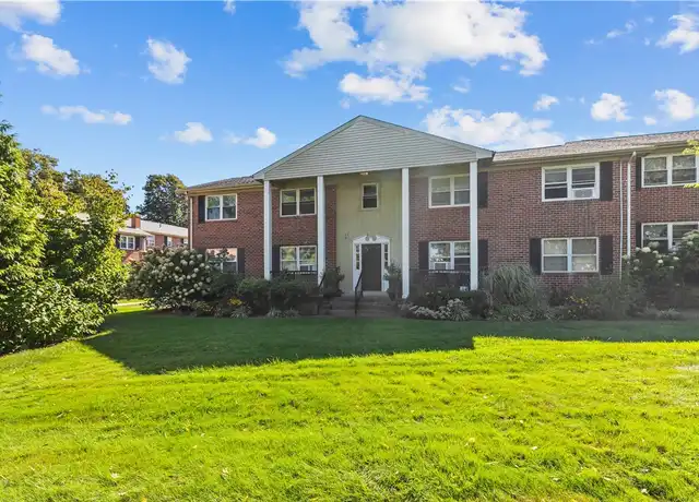 Property at 70 Carroll Ave #112, Newport, RI, 02840, 2 beds, 1 bath, [object Object]