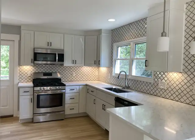 Property at 7 Bassett Rd, Asheville, NC, 28804, 3 beds, 2 baths, [object Object]