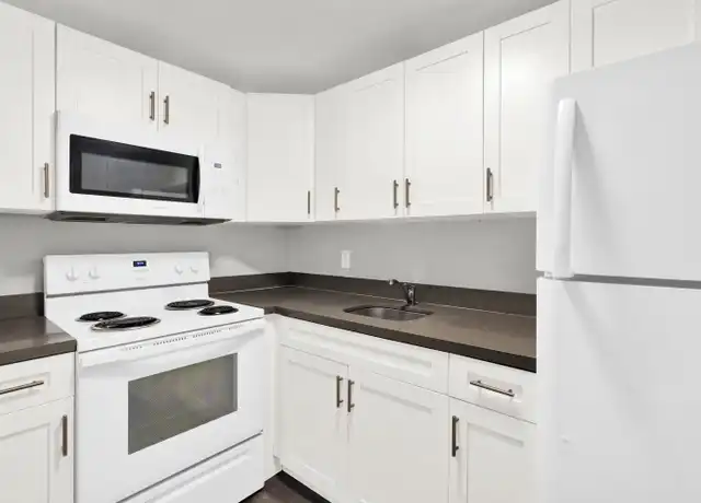 Property at 134 Salamanca Ave Unit 3B, Coral Gables, FL, 33134, 1 bed, 1 bath, [object Object]
