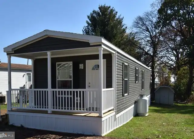Property at 3 Locust Ln, Airville, PA, 17302, 2 beds, 1 bath, [object Object]