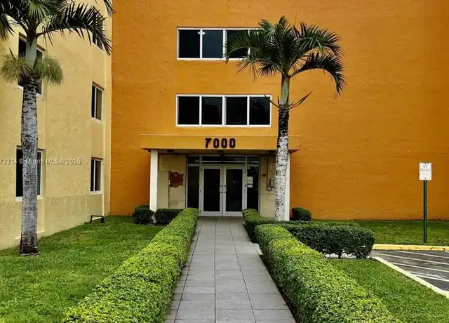Property at 7000 NW 186th St Unit 4-121, Hialeah, FL, 33015, 1 bed, 1 bath, [object Object]