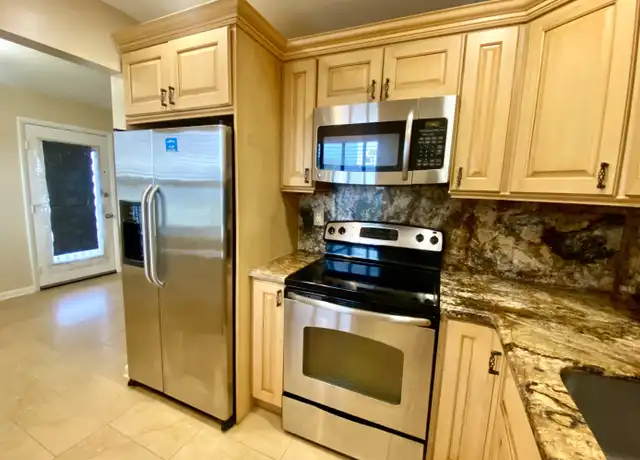 Property at 843 Flanders R, Delray Beach, FL, 33484, 2 beds, 2 baths, [object Object]