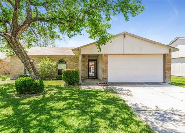 Property at 6932 Sandstone Ct, Fort Worth, TX, 76120, 3 beds, 2 baths, [object Object]