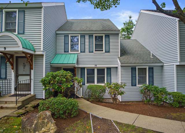 Photo of 10 Victoria Heights Rd, Hyde Park, MA 02136