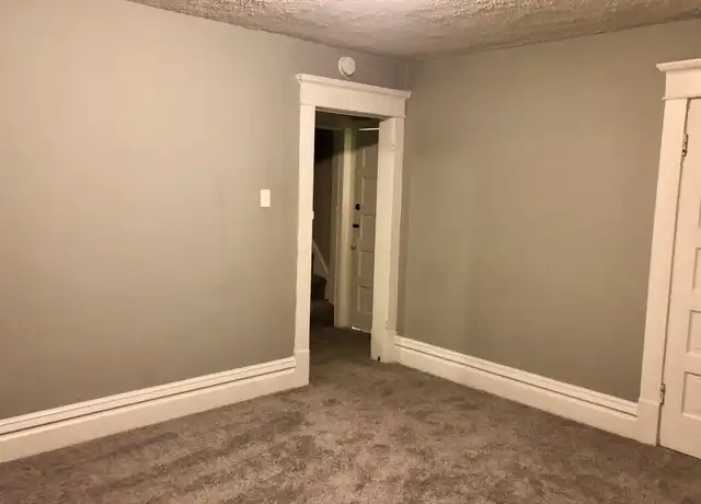 Property at 1121 9th St Unit 3, Huntington, WV, 25701, 1 bed, 1 bath, [object Object]