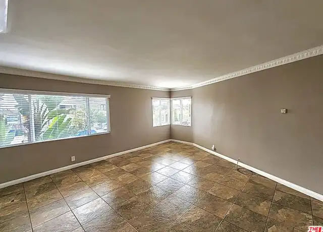 Property at 4045 W 28th St, Los Angeles, CA, 90018, 2 beds, 1 bath, [object Object]