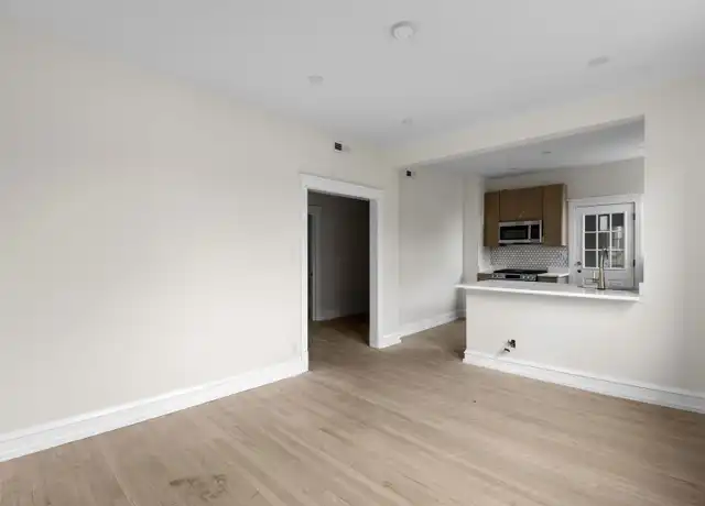 Property at 4638 N Hamilton Ave Unit 3, Chicago, IL, 60625, 2 beds, 1 bath, [object Object]