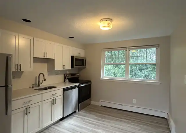 Property at 17 River Dr, Danvers, MA, 01923, 2 beds, 1 bath, [object Object]