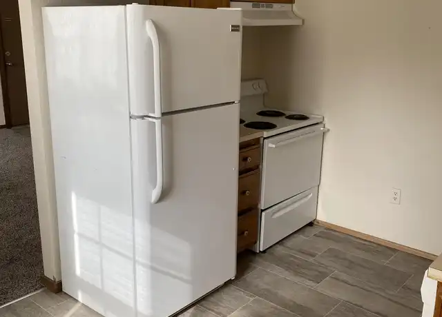 Property at 8208 Chas Cir Unit 6, Pleasant Valley, MO, 64068, 1 bed, 1 bath, [object Object]