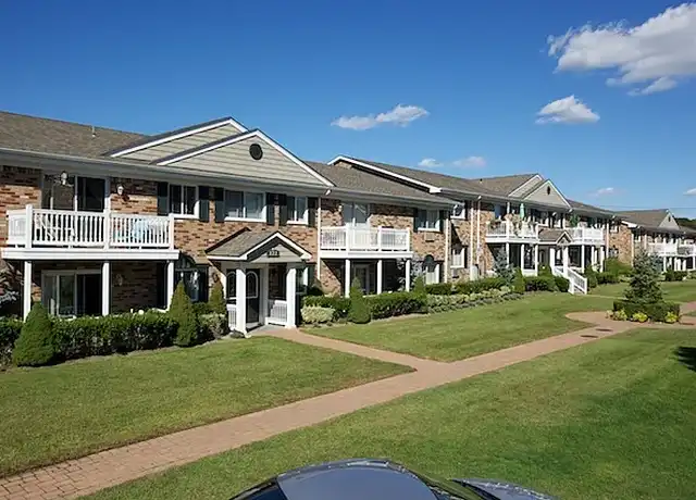 Property at Fairfield Plaza At Sayville - 204 Lakeland Ave, Sayville, NY, 11782, 1-2 bed, 1-2 bath, [object Object]