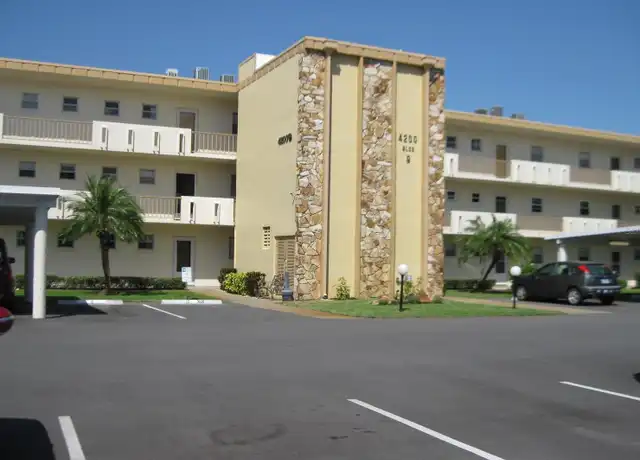 Property at 4200 Ironwood Cir Unit 304B, Bradenton, FL, 34209, 1 bed, 1.5 baths, [object Object]