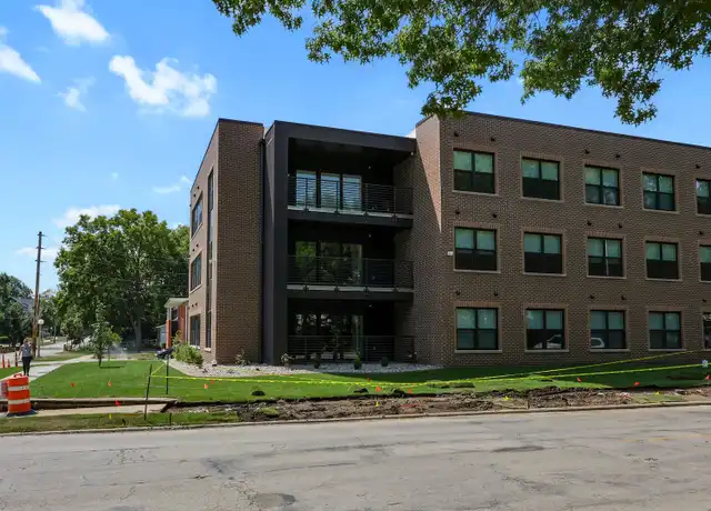 Property at 707 W Springfield Ave Unit 102, Urbana, IL, 61801, 1 bed, 1 bath, [object Object]