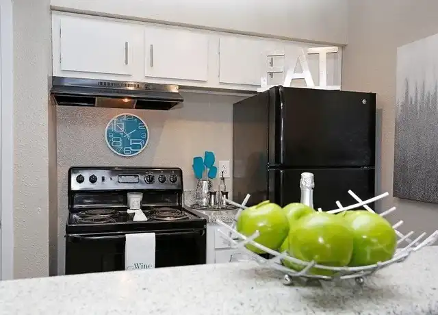Property at The Veranda Apartments - 6433 S Staples St, Corpus Christi, TX, 78413, 2 beds, 1 bath, [object Object]