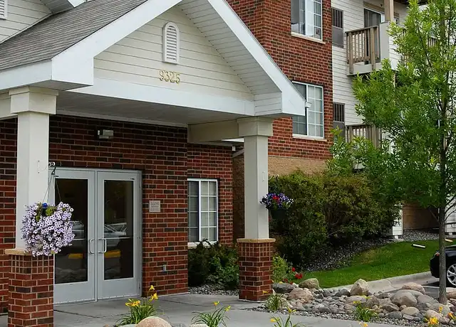 Property at Arbor Glen Apartments - 9325 Garland Ln N, Maple Grove, MN, 55311, 1-2 bed, 1-2 bath, [object Object]