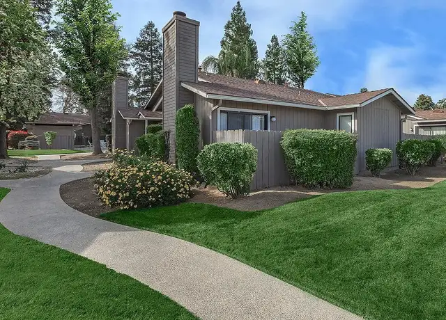 Photo of 740 N Villa Ave, Clovis, CA 93611