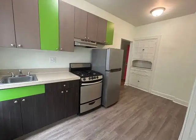 Property at 1969 Poplar Ave, Memphis, TN, 38104, 1 bed, 1 bath, [object Object]