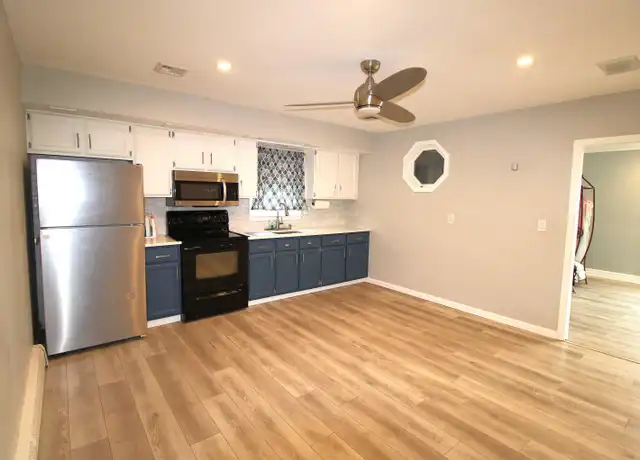 Property at 161 Washington Ave Unit 2, Secaucus, NJ, 07094, 3 beds, 1 bath, [object Object]