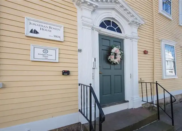 Property at 35 Pelham St Unit D, Newport, RI, 02840, 1 bed, 1 bath, [object Object]