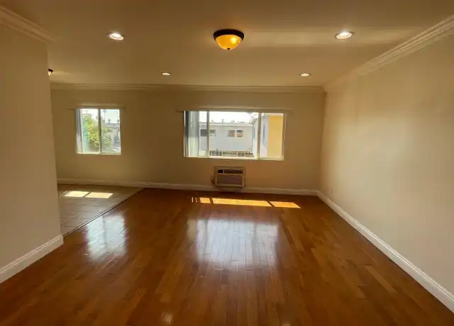 Property at 8816 Tobias Ave Apt 7, Panorama City, CA, 91402, 1 bed, 1 bath, [object Object]