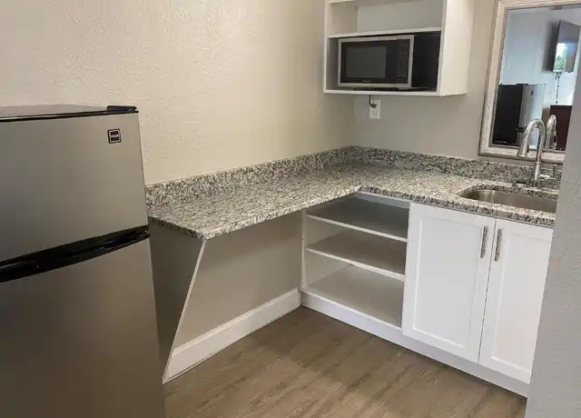 Property at 4645 N Socrum Loop Rd #101, Lakeland, FL, 33809, 1 bed, 1 bath, [object Object]