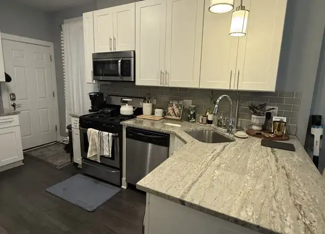 Property at 1433 N Cleaver St Unit 1F, Chicago, IL, 60642, 2 beds, 1 bath, [object Object]