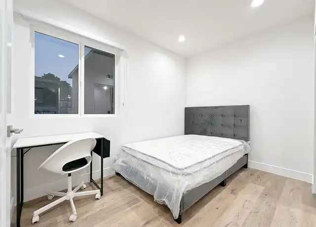 Property at 1529 W 35th Pl, Los Angeles, CA, 90018, 3-9 beds, 3-9 baths, [object Object]