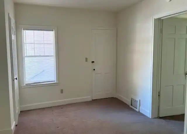Property at 813 Apperson Dr, Salem, VA, 24153, 1 bed, 2 baths, [object Object]