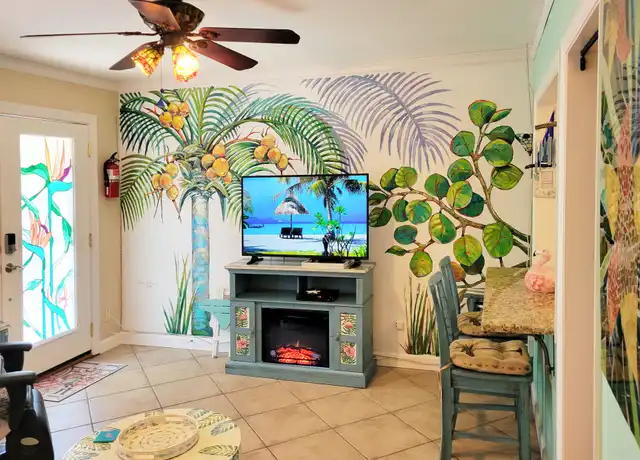 Property at 814 67th St S, Saint Petersburg, FL, 33707, 3 beds, 2 baths, [object Object]