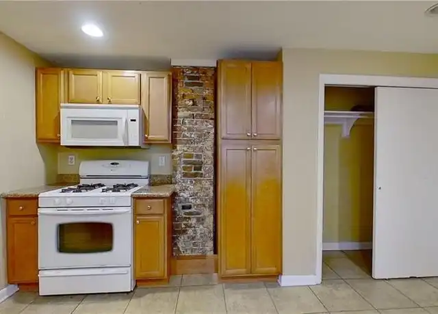 Property at 3942 Liberty Ave Unit 2, Pittsburgh, PA, 15224, 2 beds, 1 bath, [object Object]