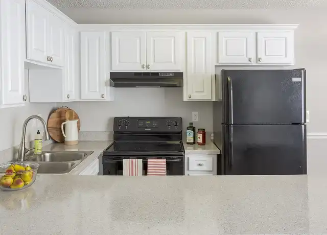 Property at Westshore Marina Flats - 5009 S West Shore Blvd, Tampa, FL, 33611, 1-2 bed, 1 bath, [object Object]