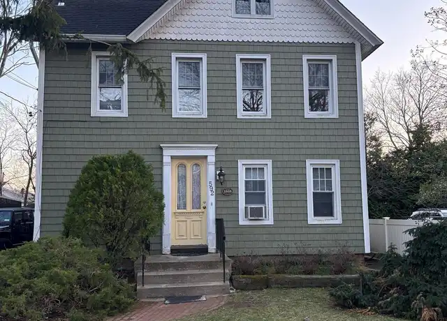Property at 592 Scranton Ave Unit 1, Lynbrook, NY, 11563, 3 beds, 1 bath, [object Object]