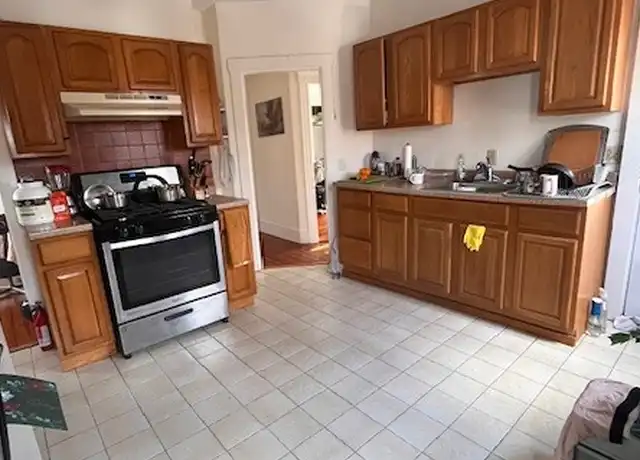 Property at 385 Pond Ave Unit 3, Brookline, MA, 02445, 2 beds, 1 bath, [object Object]
