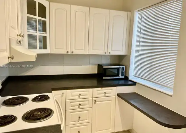 Property at 2380 Diana Dr Unit 02, Hallandale Beach, FL, 33009, 2 beds, 2 baths, [object Object]