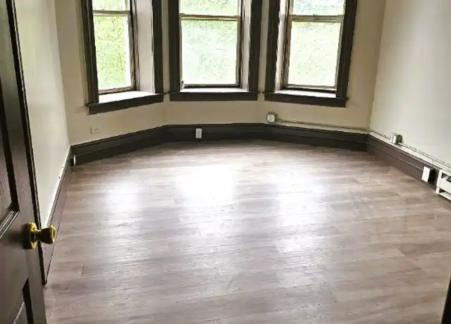 Property at 37 Clinton Ave Apt 2L, Holyoke, MA, 01040, 3 beds, 1 bath, [object Object]