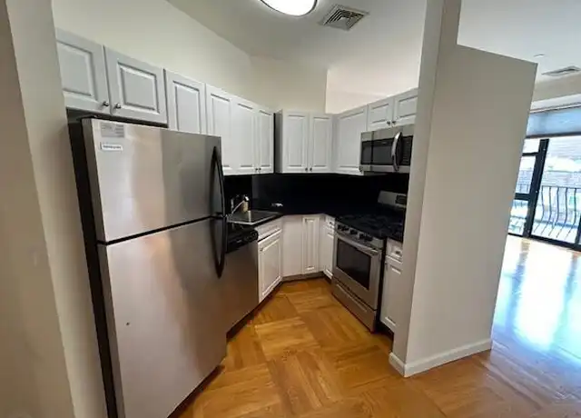Property at 79 Prospect St Unit 302, Stamford, CT, 06901, 1 bed, 1 bath, [object Object]