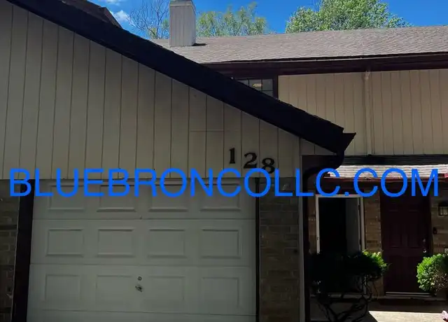 Property at 128 SW Oxford Pl, Lee's Summit, MO, 64063, 2 beds, 1.5 baths, [object Object]