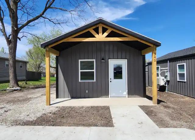 Property at 415 Gale St, Chillicothe, MO, 64601, 1 bed, 1 bath, [object Object]