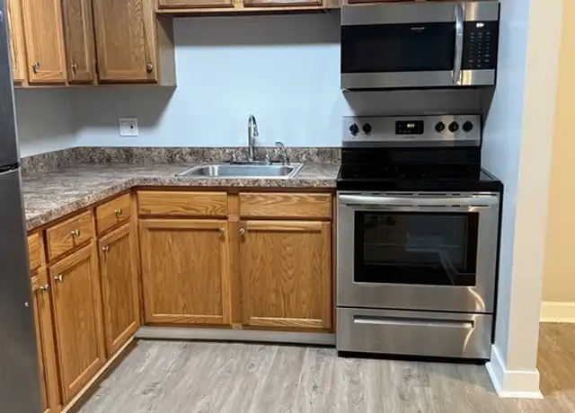 Property at 111 Jenkins St Unit 3, New Bedford, MA, 02740, 2 beds, 1 bath, [object Object]