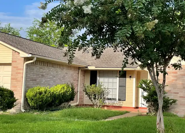 Property at 1011 E Brompton Dr, Pearland, TX, 77584, 3 beds, 2 baths, [object Object]