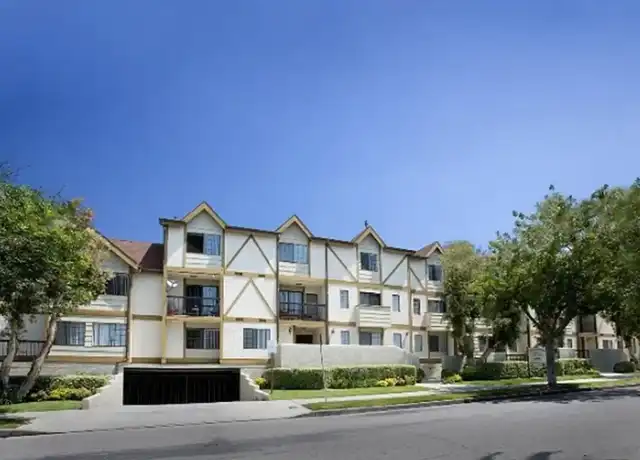 Property at 615 W Milford St, Glendale, CA, 91203, 2 beds, 2.5 baths, [object Object]